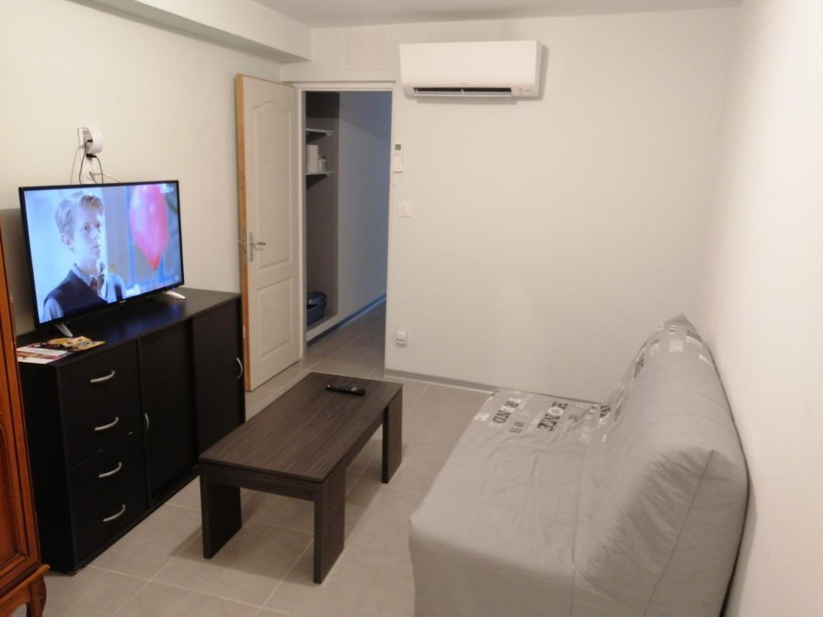 Agreable Studio Tout Equipe Montsoué 外观 照片